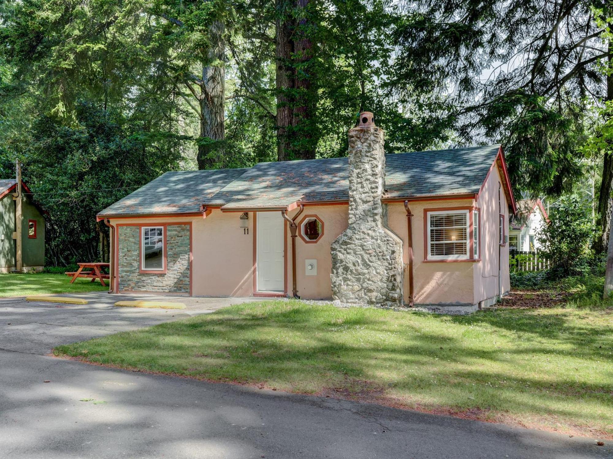 Malahat Bungalows Motel Esterno foto